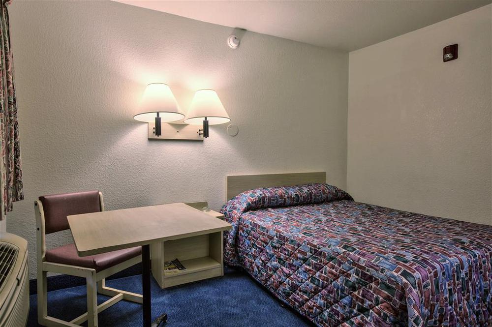 Luxury Inn Олбані Номер фото