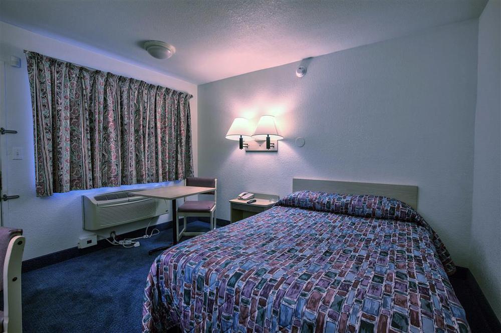 Luxury Inn Олбані Номер фото